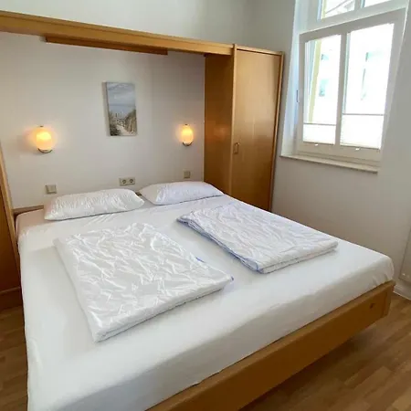 Mit Balkon In Baeder Kwatera prywatna