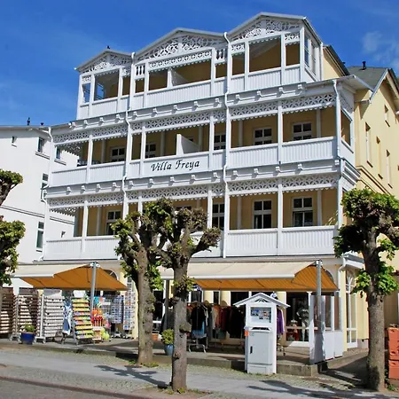 Mit Balkon In Baeder * Sellin (Rugen)